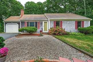 192 Bog Pond Rd, Brewster, MA 02631