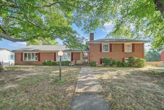4022 High Acres Rd NW, Roanoke, VA 24017