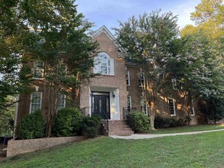 2925 Woodslope Dr, Raleigh, NC 27610