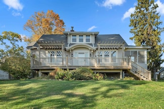 959 Clarke Dr, Dubuque, IA 52001