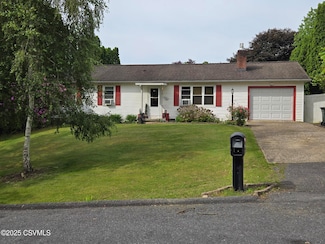 716 Rolling Green Dr, Selinsgrove, PA 17870