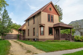 504 N 5th St, Oregon, IL 61061