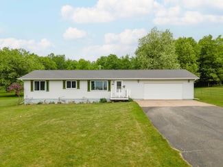 110 W Hunter St, Iron River, MI 49935