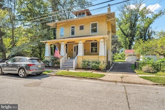 2 Evergreen Ln, Haddonfield, NJ 08033