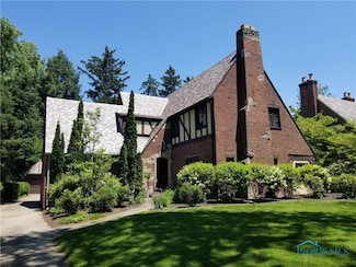 3704 Brookside Rd, Ottawa Hills, OH 43606