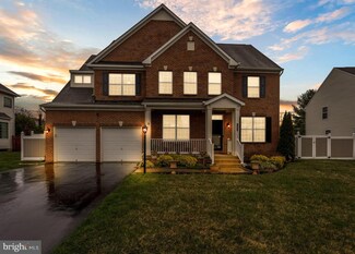 12835 Chandon Cross Rd, Woodbridge, VA 22193
