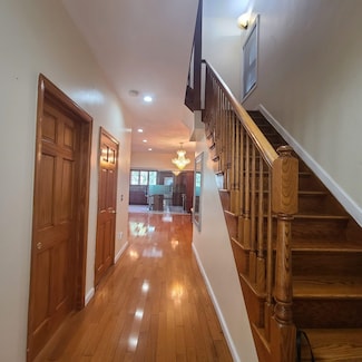 561 Avenue E, Bayonne, NJ 07002