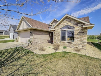 5408 Tee To Green St, Saint Cloud, MN 56304