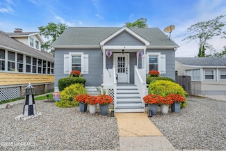 35 E Bayview Ave, Ocean Gate, NJ 08740