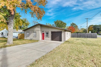 2945 S 10th St, Kansas City, KS 66103