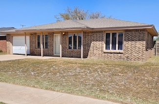 306 80th St, Lubbock, TX 79404
