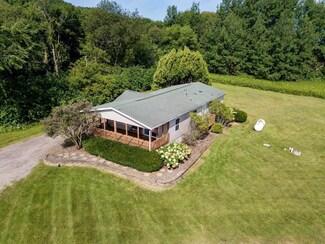 W8604 W Norton Rd, Mauston, WI 53948