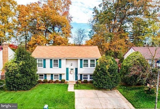 7 Freedom Ct, Middle River, MD 21220