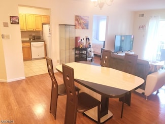 14 Brookside Ln, Mount Arlington, NJ 07856