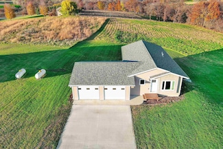 534 Hanover Dr, Dorchester, IA 52140