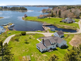 7 Rackliff Rd, Spruce Head, ME 04859
