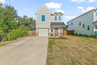 916 Devils River Dr, Granbury, TX 76048