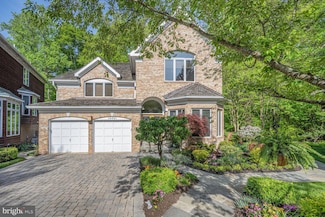 10321 Thornbush Ln, Bethesda, MD 20814