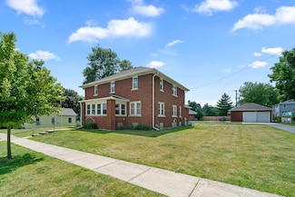 225 N Hickory St, Waterman, IL 60556
