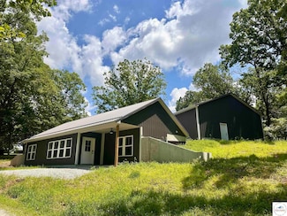 28927 Benton House Ave, Warsaw, MO 65355