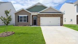 129 Lance Forest Rd, Fletcher, NC 28732