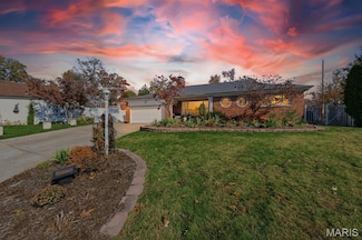 5904 Crane Cir, Saint Louis, MO 63109