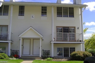 26 Amherst Ct, Hamburg, NJ 07419