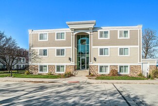225 N Shore Dr Unit 205, South Haven, MI 49090