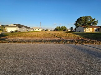 1713 NE 7th Ave, Cape Coral, FL 33909
