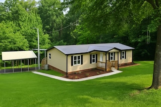4598 Akin Rd, Cunningham, TN 37052