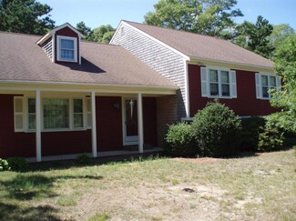 11 Kenneth Ln, Dennis, MA 02638
