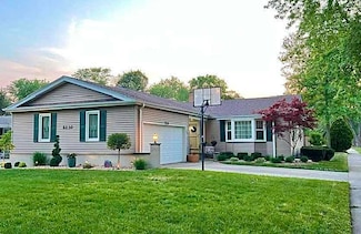 9230 Foliage Ln, Munster, IN 46321