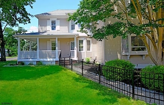 542 Oak Ave, Linwood, NJ 08221