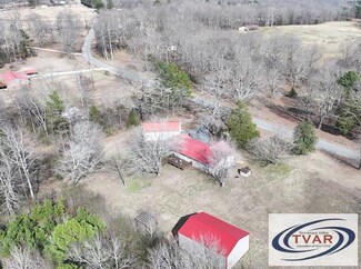 1105 Eastview Rd, Camden, TN 38320