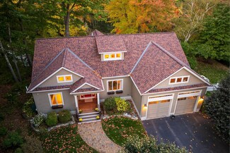 7 Riverside Dr, Rochester, NH 03867