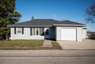 912 8th St, New Glarus, WI 53574