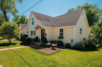 814 Locust St, Traverse City, MI 49684
