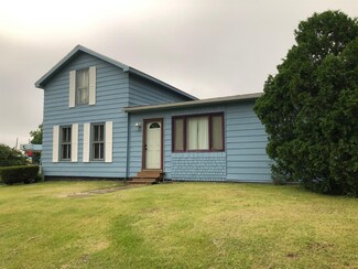 313 W Mechanic St, Rolling Prairie, IN 46371