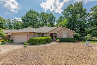 2 Kildonan Ln, Bella Vista, AR 72715