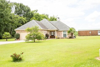 404 Camelot Hill Dr, Youngsville, LA 70592