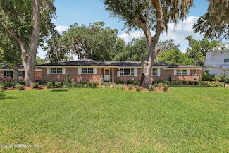2258 Holly Leaf Ln, Orange Park, FL 32073