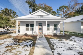 830 Regnault Ave, Gulfport, MS 39501