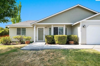 1713 W 39th Ave, Kennewick, WA 99337
