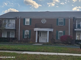 5431 Cresthaven Ln, Toledo, OH 43614