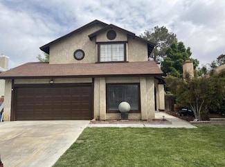 541 E Jenner St, Lancaster, CA 93535