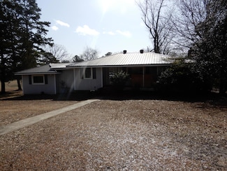 561 County Line Rd, Rose Bud, AR 72137