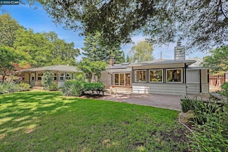 345 Shire Oaks Ct, Lafayette, CA 94549