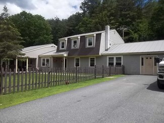 35 Mills Dr, Bethel, VT 05032