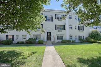 2237 Farrington Ave Unit 202, Alexandria, VA 22303