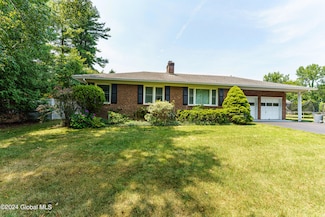 16 Gregory Ln, Albany, NY 12211